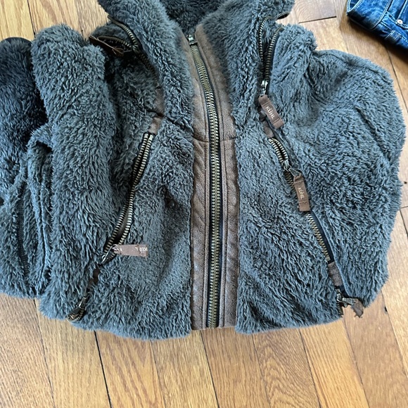 Kuhl Fleece Flight Jacket *sold* - Picture 7 of 9